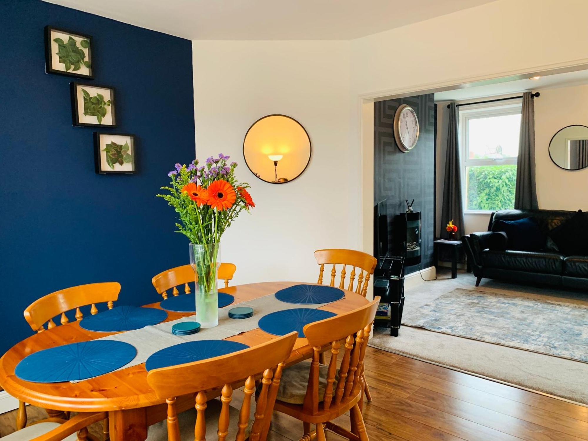 Chic 5 Bedroom House With Private Parking & Garden Bristol Exterior photo