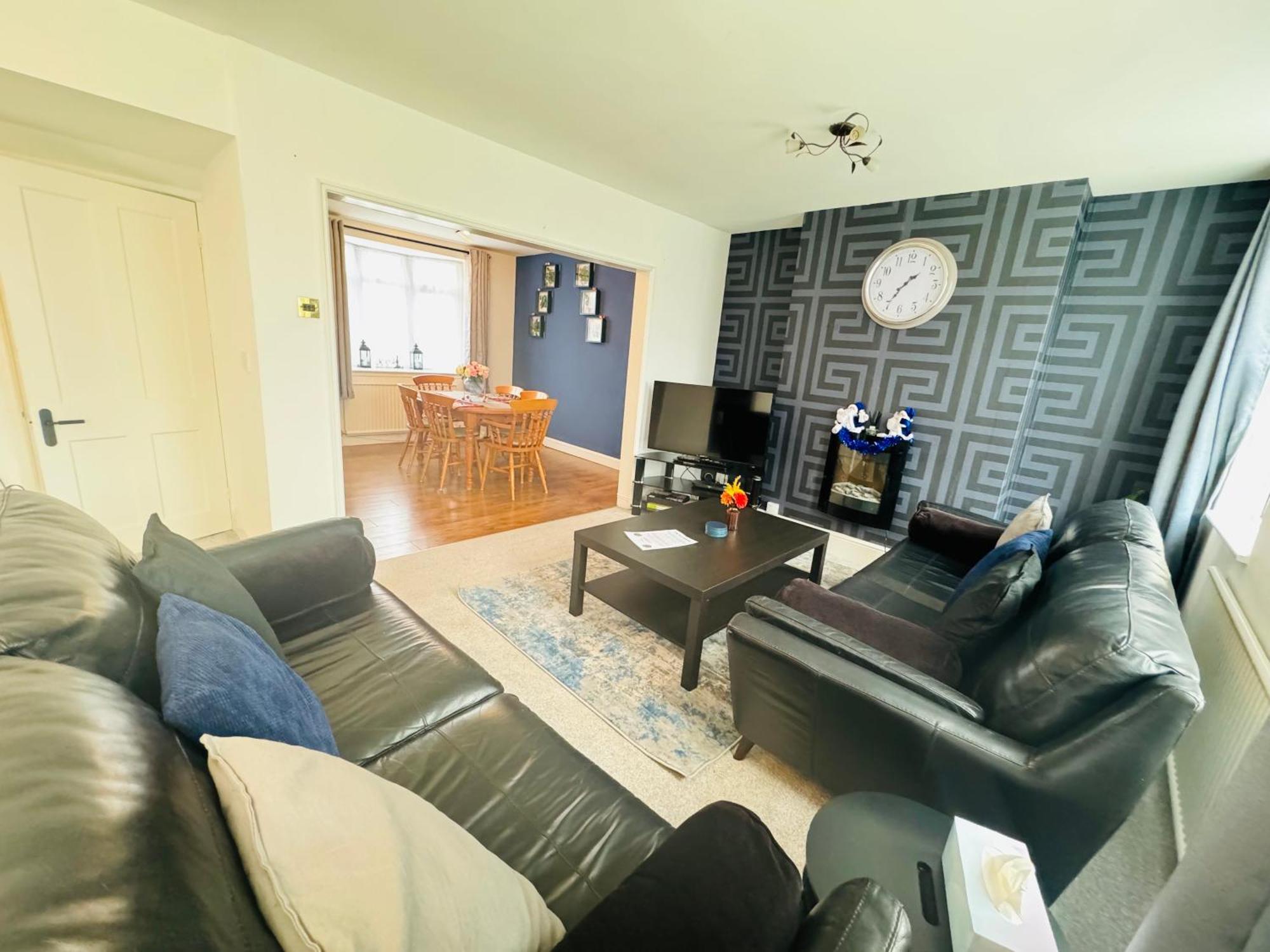 Chic 5 Bedroom House With Private Parking & Garden Bristol Exterior photo